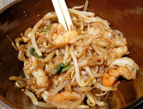 shrimp and bean sprouts