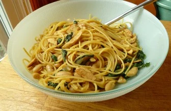 chicken spinach and cannellini bean pasta