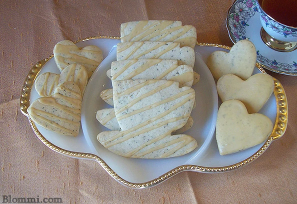 chai cookies | Glazed Chai Shortbread Cookie recipe