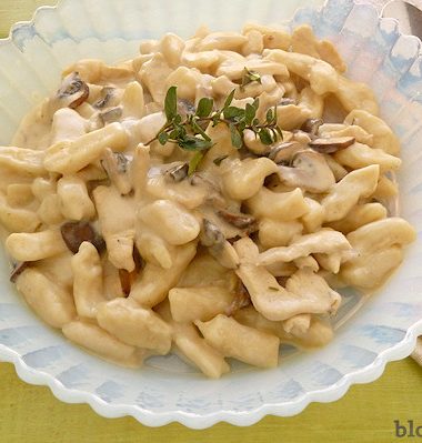 homemade gnocchis with chicken and blue cheese sauce