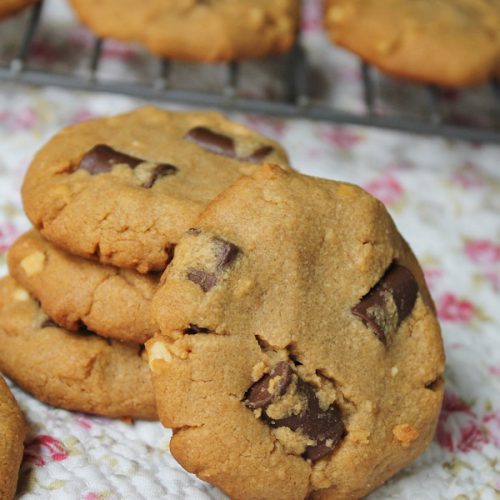 Flourless Peanut Butter Cookies with Chocolate Chunks