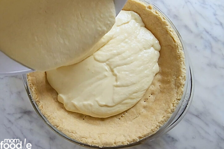pour ricotta mixture into the crust