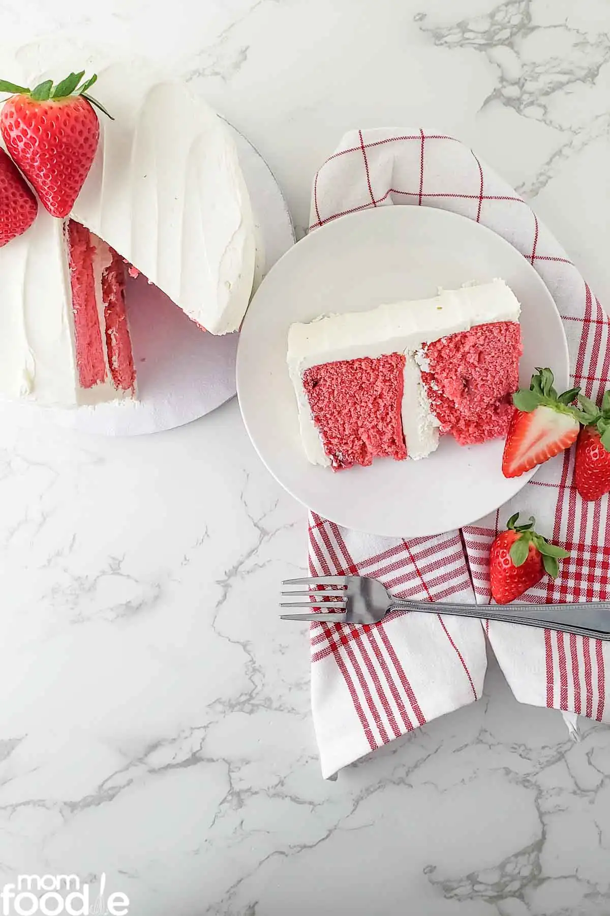 strawberry cake vegan