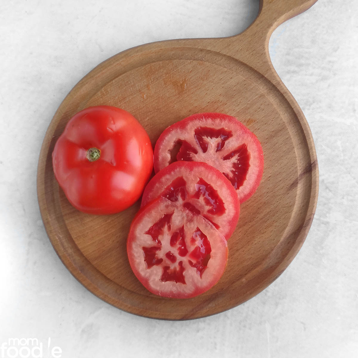 sliced tomato