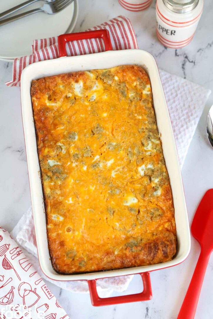 Crescent roll breakfast casserole with sausage