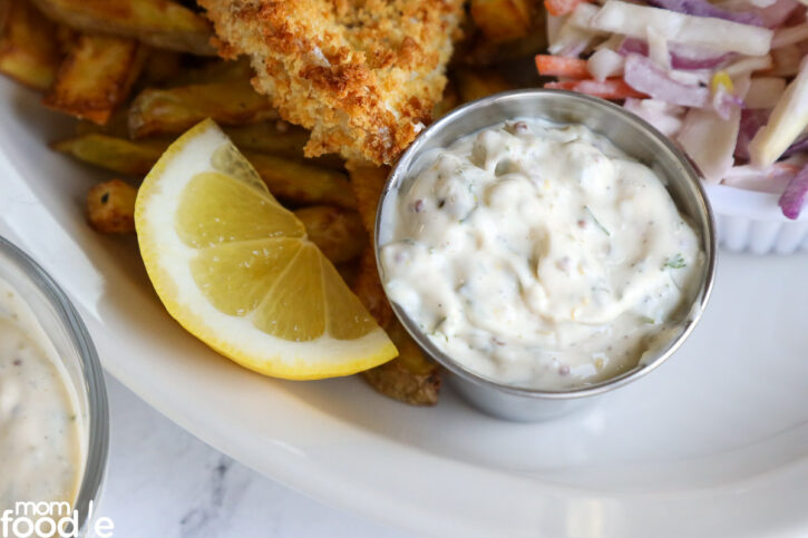 tartar sauce with wedge of lemon