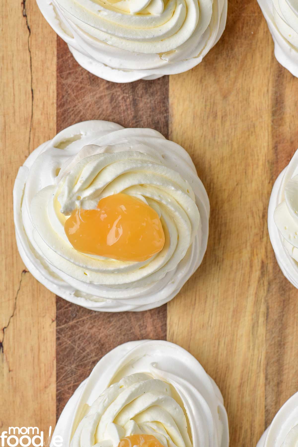 filling pavlovas