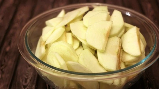 Canning Apple Pie Filling - sliced apples