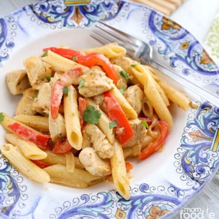 creamy Chicken fajita pasta on plate