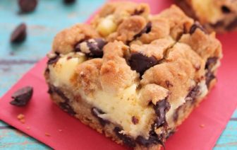 Chocolate Chip Cookie Cheesecake Bars