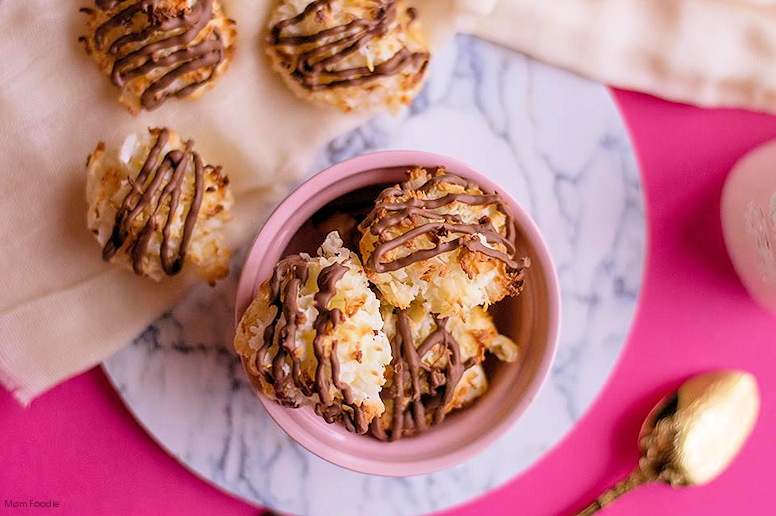 Coconut Macaroons with Chocolate Drizzle