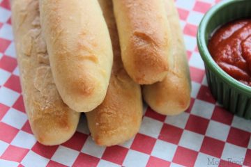 Copycat Olive Garden Breadsticks Recipe - Mom Foodie