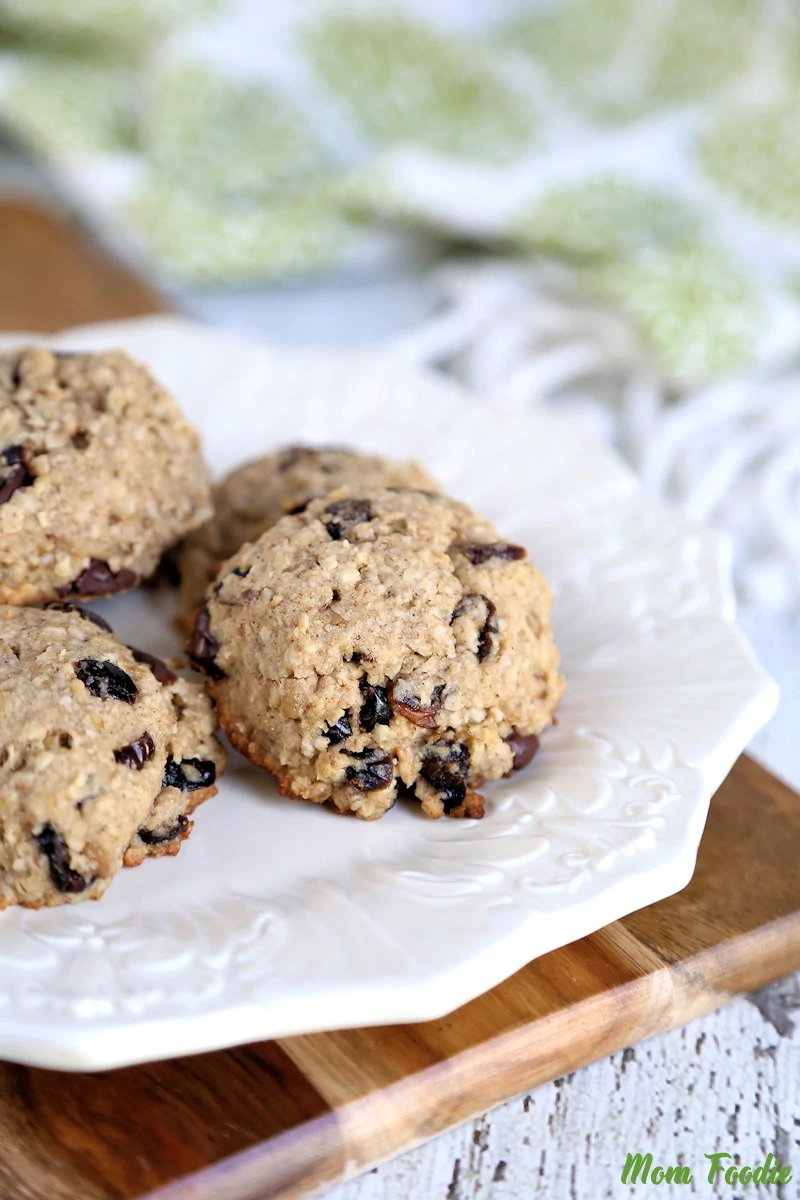 Cranberry Oatmeal Breakfast Cookies with Chocolate Chips - Mom Foodie