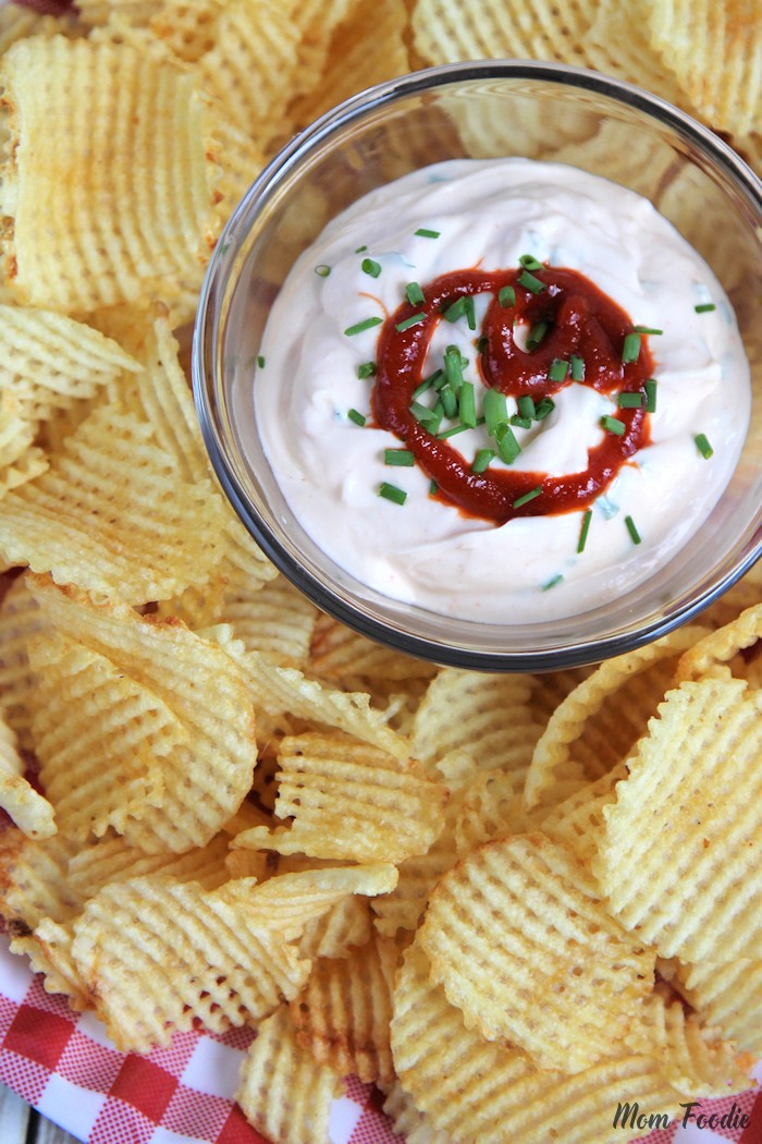 Creamy Sriracha Chip Dip