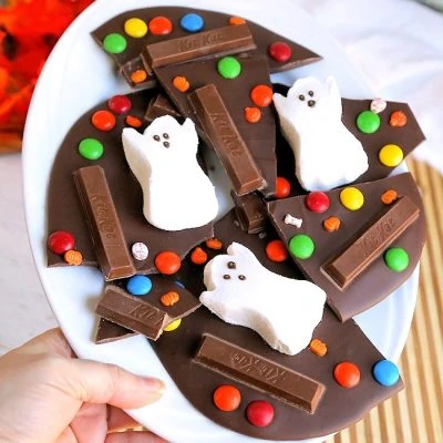 Easy Ghost Halloween Candy Bark