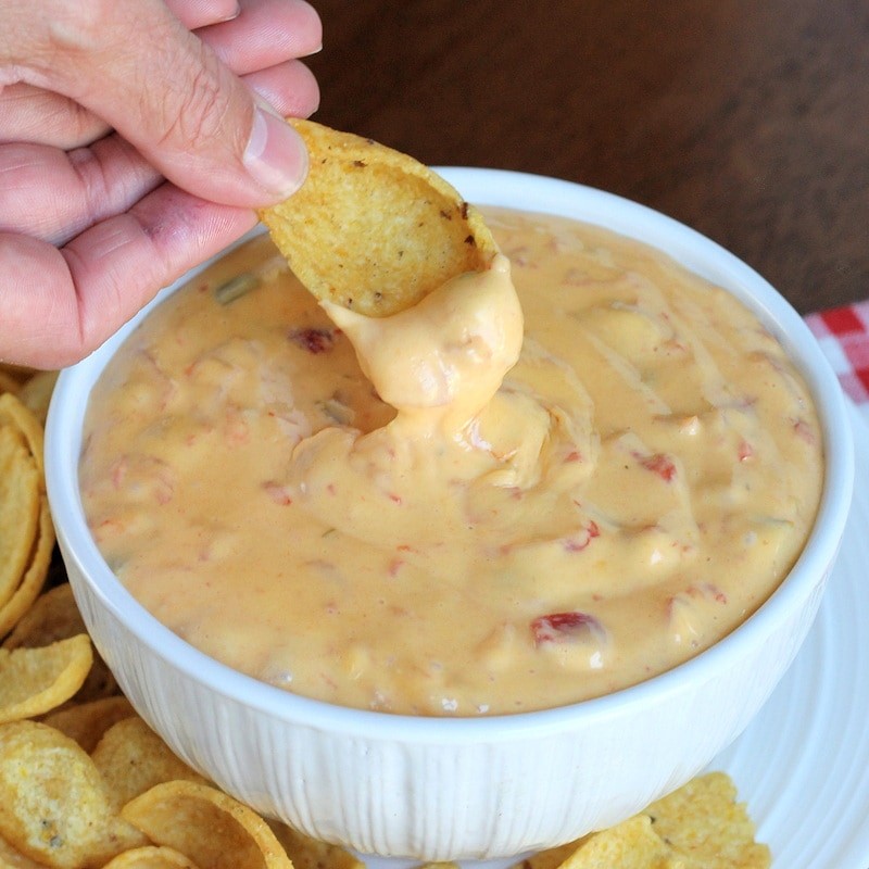 Easy Queso Dip Recipe