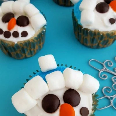 Easy Snowman Cupcakes