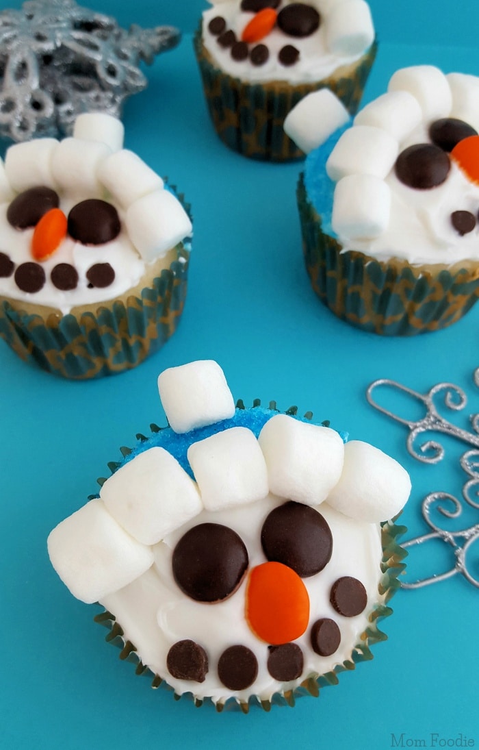 christmas snowman cupcake