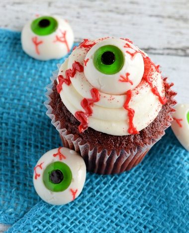 Eye ball Cupcakes