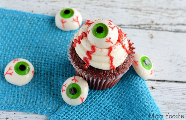 Eyeball Cupcakes
