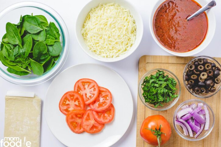 Ingredients for the puff pastry crust pizza