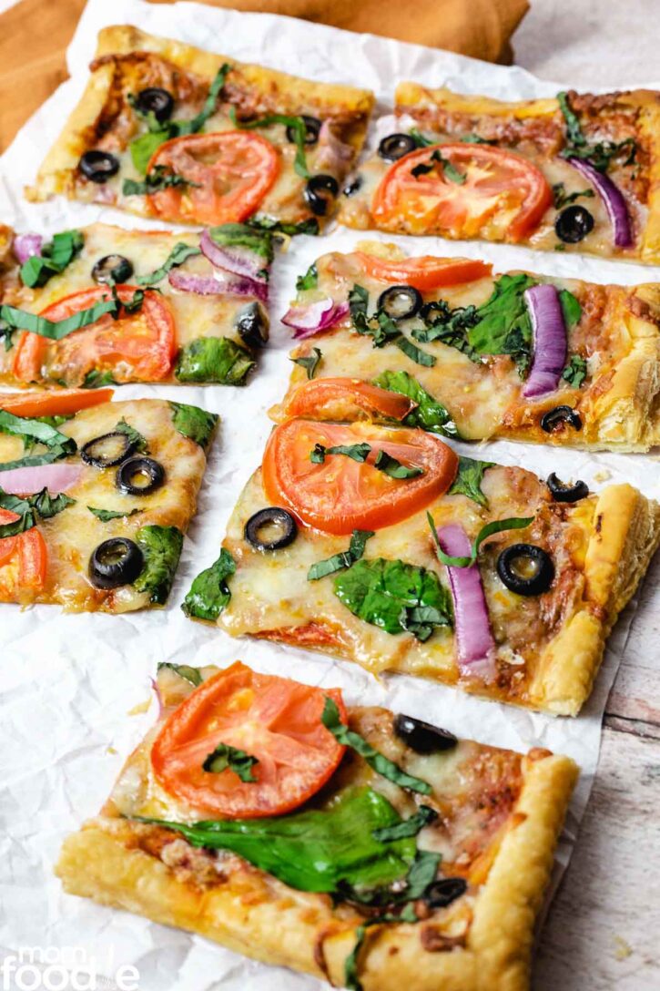 Puff pastry pizza with vegetables