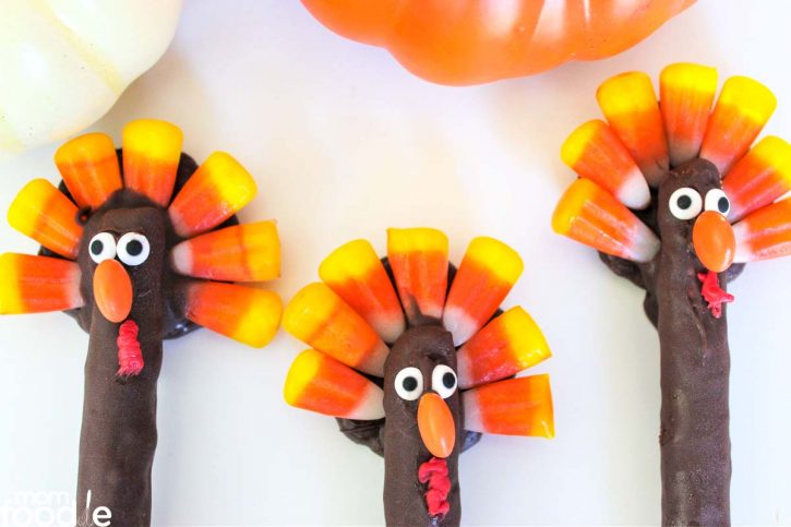 Turkey Pretzels Thanksgiving Treats - Mom Foodie