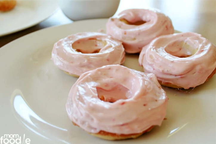 strawberry glaze for donuts