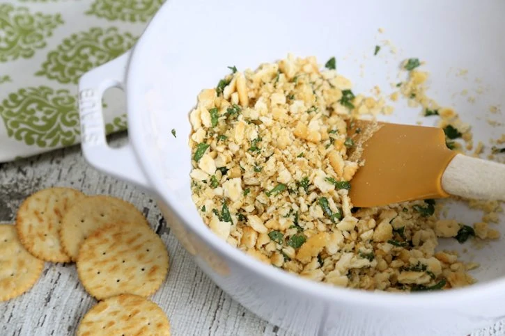 Cracker Topping for baked cod with butter or olive oil and parsley.