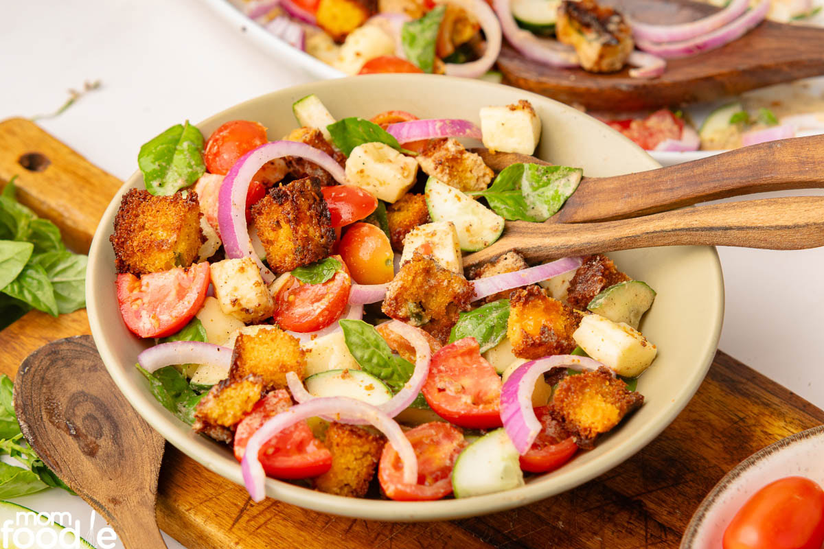 Cornbread panzanella in bowl