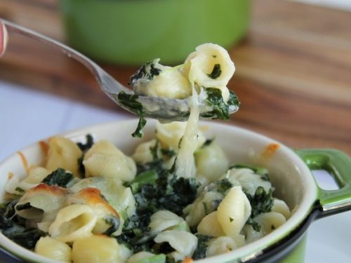 https://momfoodie.com/wp-content/uploads/Kale-Mac-n-Cheese-feature-500x375.jpg