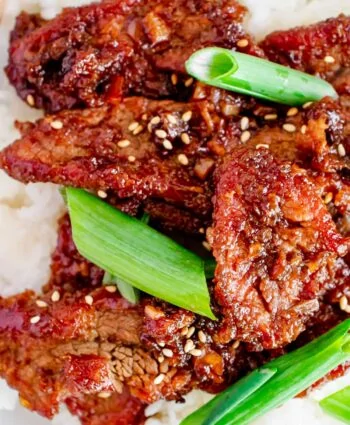 close up of Mongolian beef.