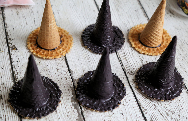 thumbnail interactive-video image 1 of VICASKY 24pcs Miniature Witch Hats For Dollhouse Decor Cute Halloween Party Accessories For Crafts And DIY 1 of 13
