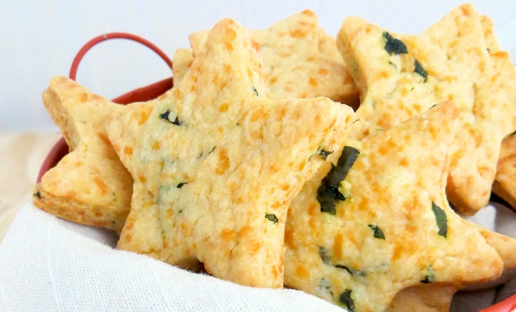 Parmesan Cheddar Basil Stars