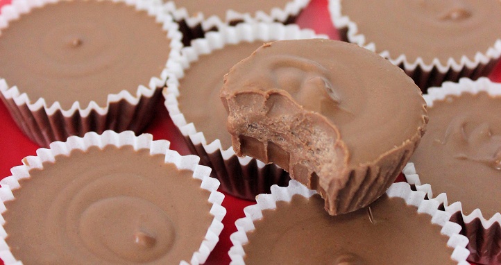 Peanut Butter Meltaways Recipe: DIY Chocolate Candy - Mom Foodie