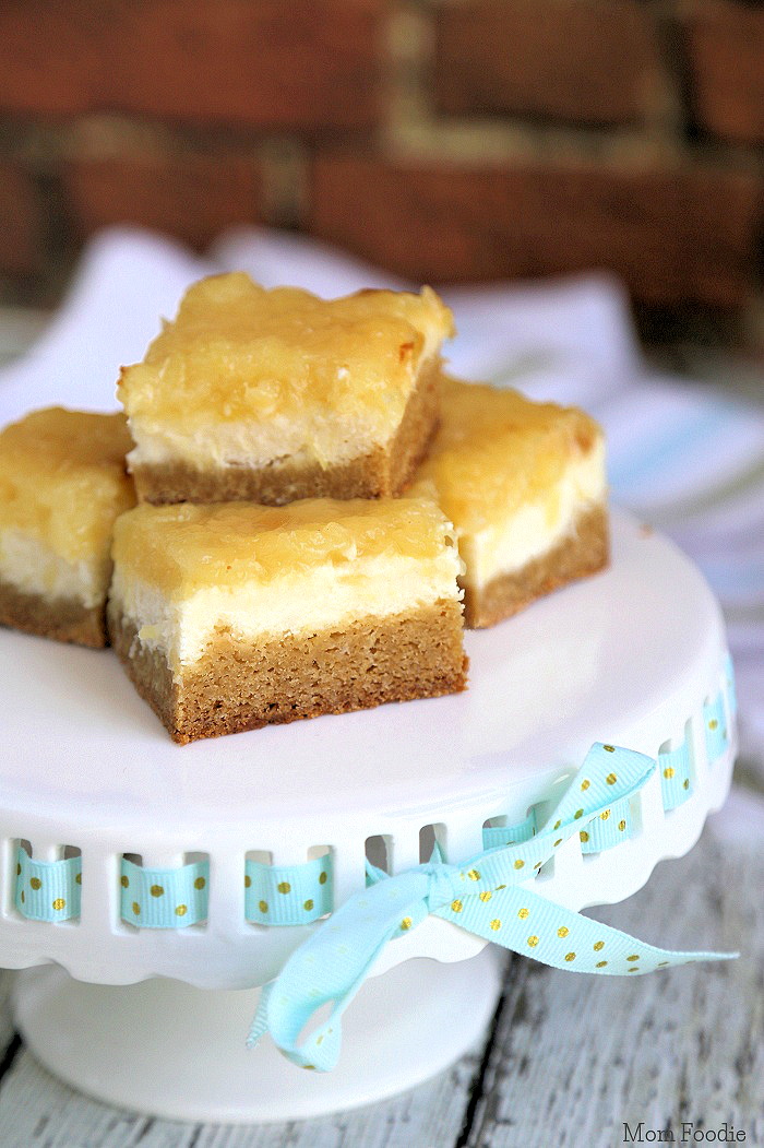 Pineapple Cheesecake Blondies 