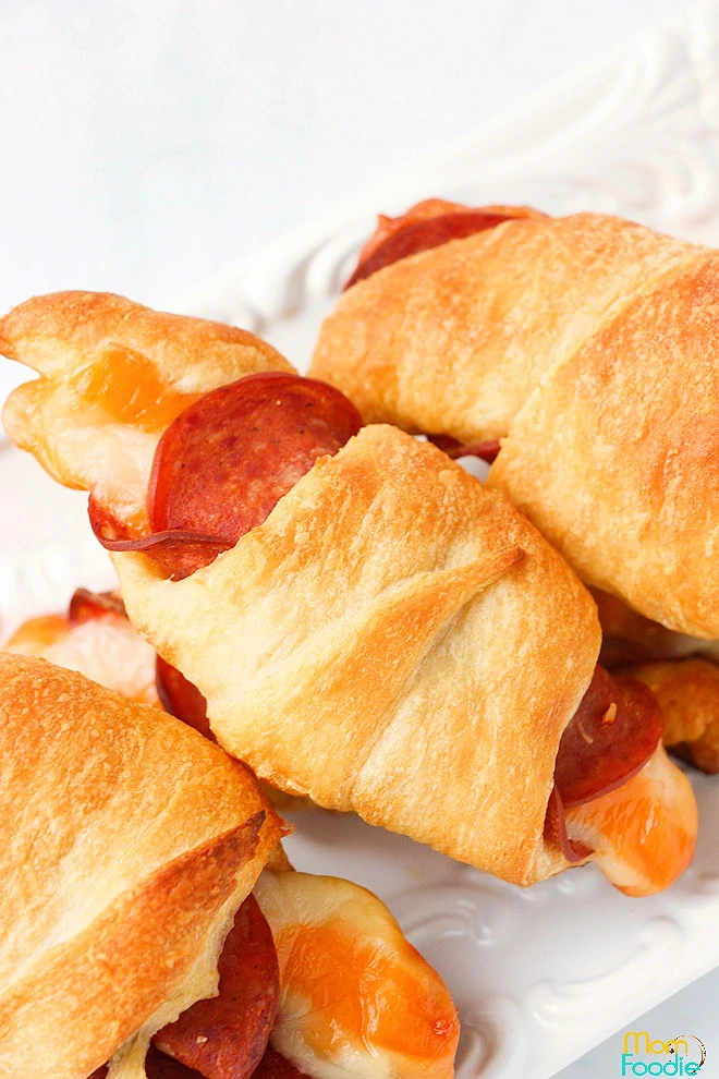 https://momfoodie.com/wp-content/uploads/Pizza-Crescent-Roll-ups.webp