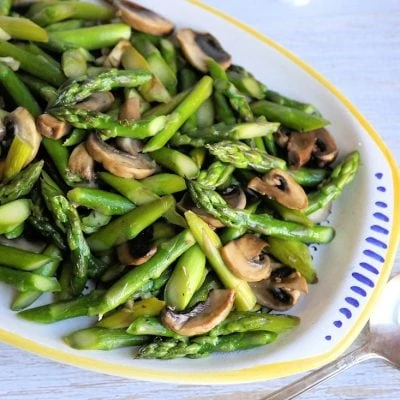 Sauteed asparagus and mushrooms