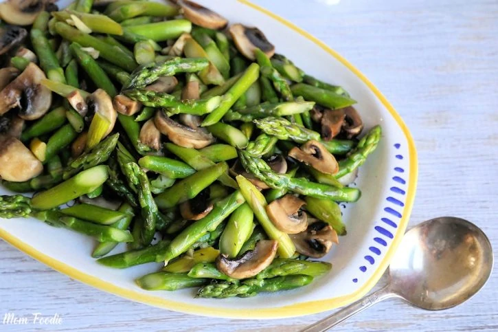 Sauteed asparagus and mushrooms
