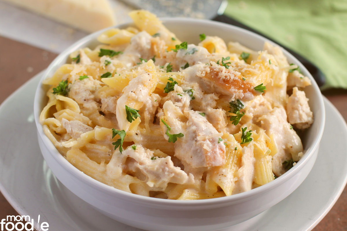 Crock Pot Chicken Alfredo Recipe - Mom Foodie