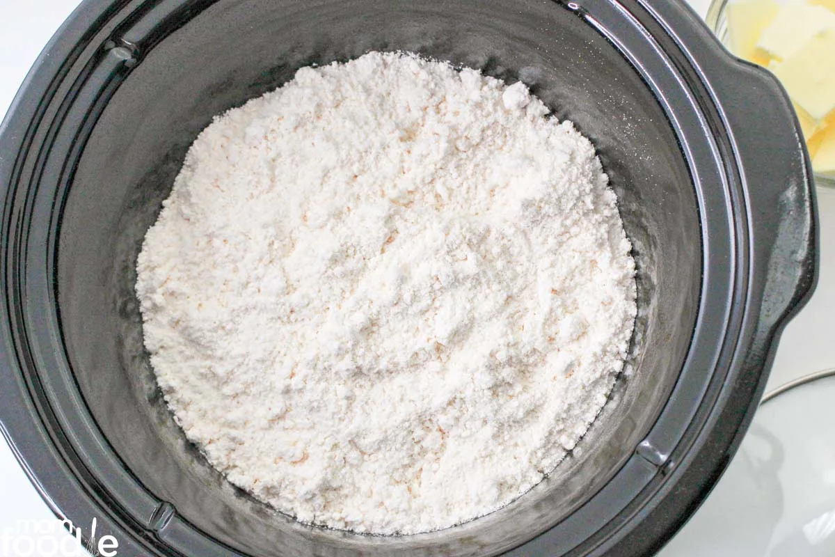 dry cake mix in crock pot