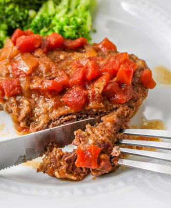 Slow Cooker Cubed Steak with Tomatoes