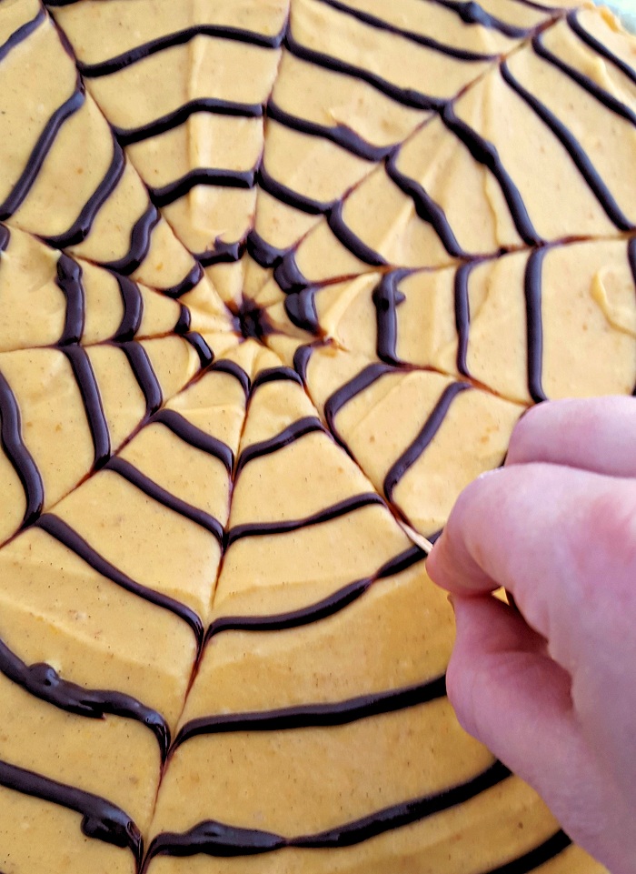 Spider web cookie pizza making web