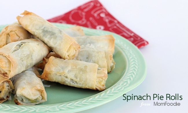 Spinach Pie Rolls from Mom Foodie