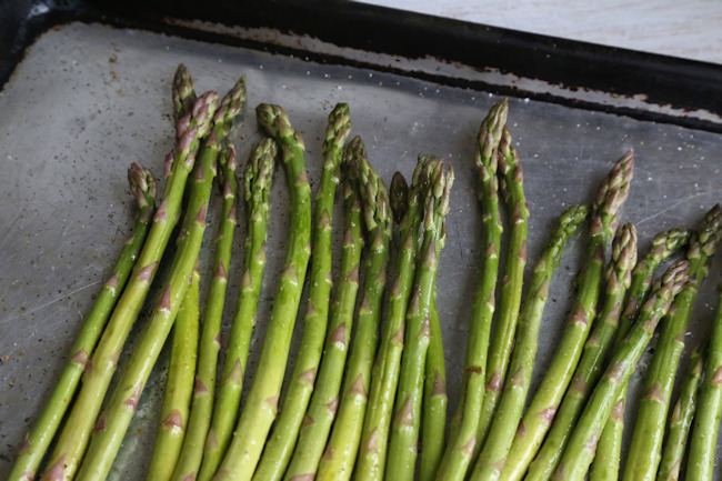 asparagus oiled for baking