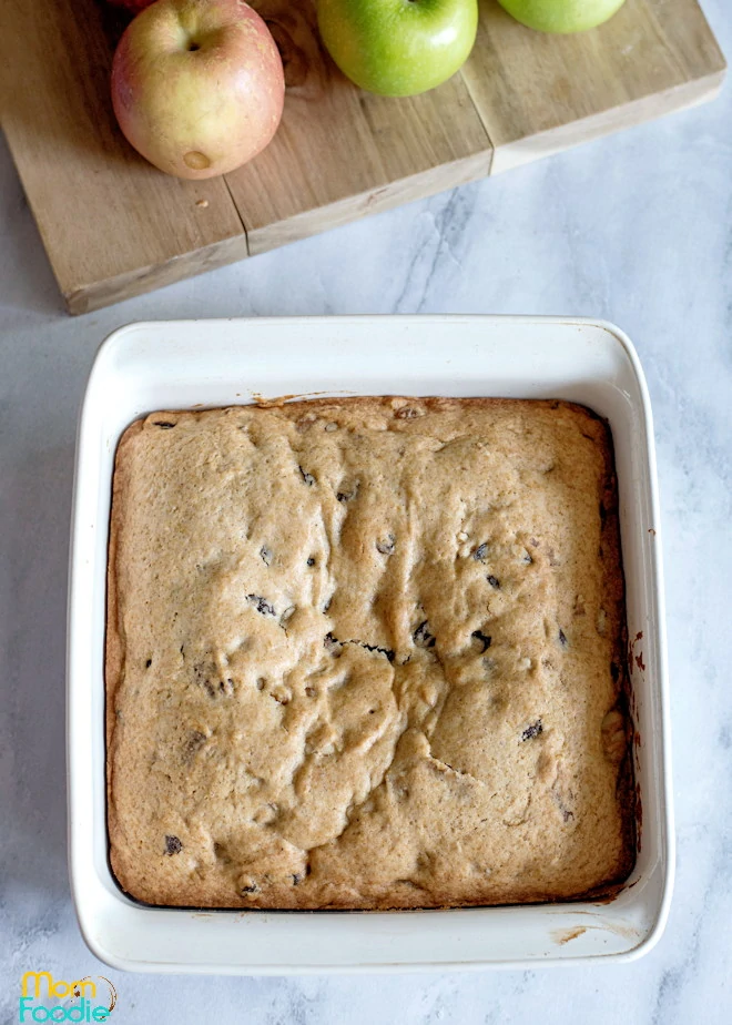 baked applesauce cake