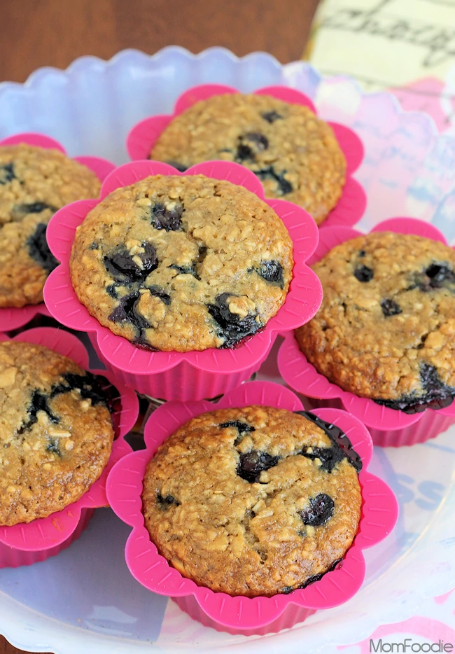 blueberry banana oatmeal muffins