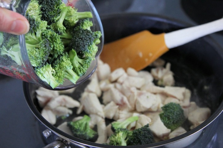 chicken broccoli alfredo orzo -broccoli