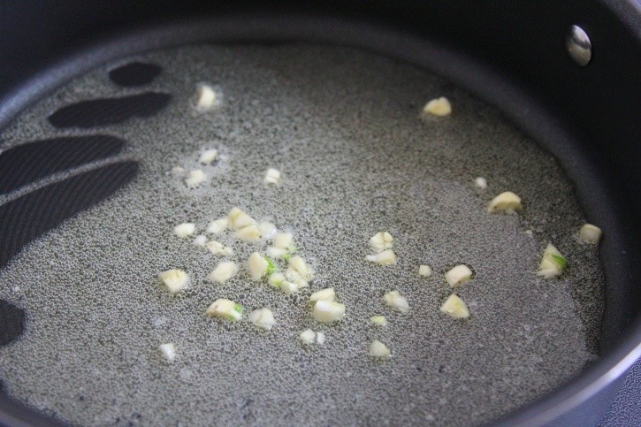 chicken broccoli alfredo orzo -cooking garlic