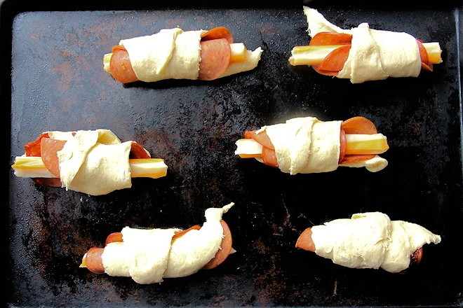 crescent appetizers ready for oven